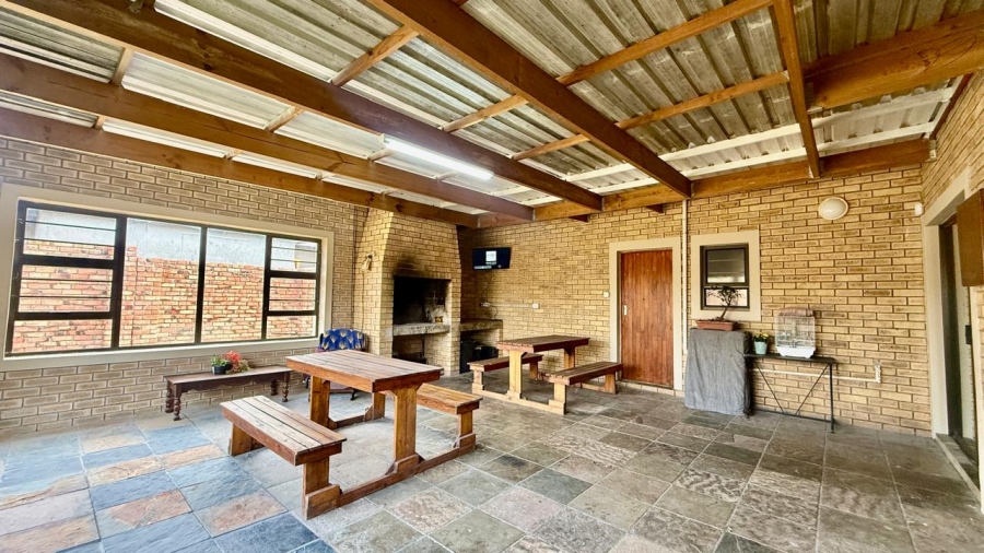 2 Bedroom Property for Sale in Parsonsvlei Eastern Cape